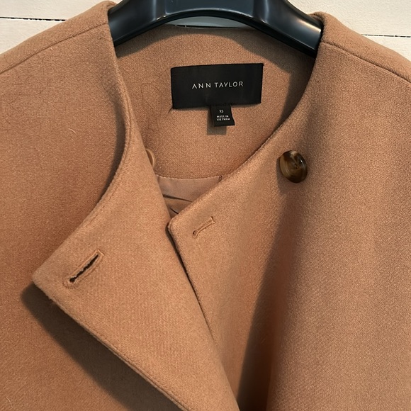 Long coat from Ann Taylor - Picture 2 of 7